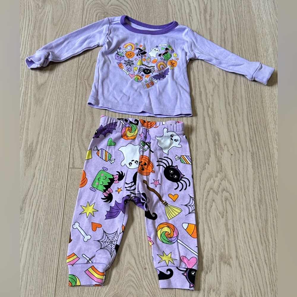 The Children’s Place Baby Halloween Pyjamas in Purple